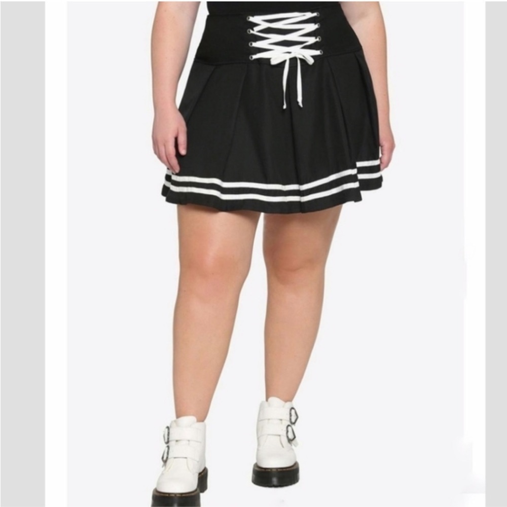 Hot Topic Black Lace-Up Skater Skirt Black Medium New